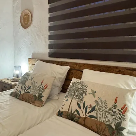 Casa Azafranes - Boutique - Bed & Breakfast Arenas (Malaga)
